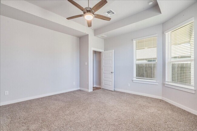 Building Photo - Amazing home ready to move in!