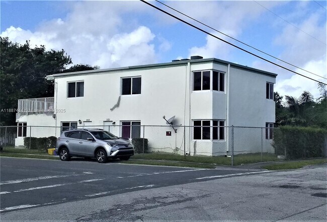 Building Photo - 1101 8th St