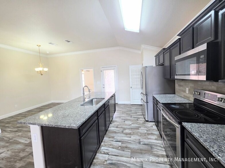 Building Photo - 9411 Sagebrush Ave