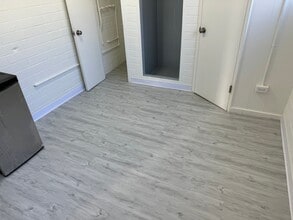 Building Photo - Maunawai Apts