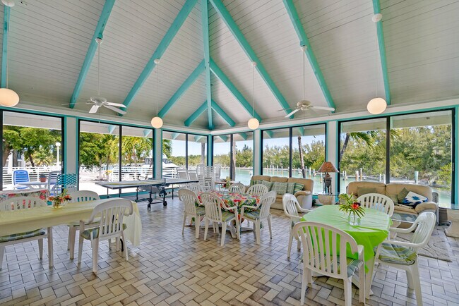 Building Photo - 7101 Gulf of Mexico Blvd