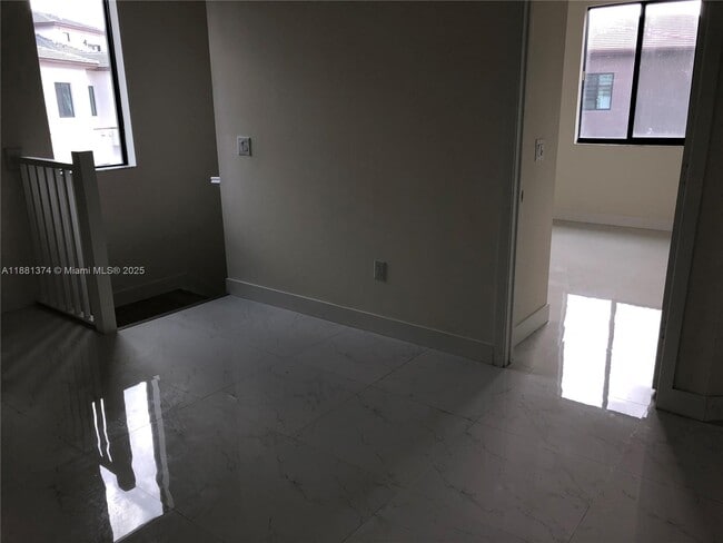 Building Photo - 4937 NW 84th Ave