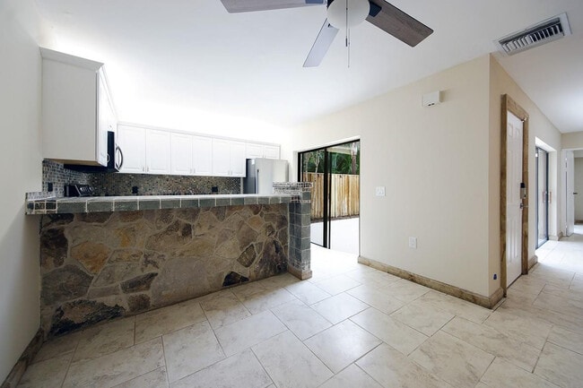 Building Photo - 1700 Embassy Dr