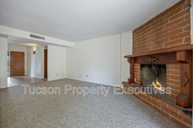 Building Photo - 3534 N Palmer Dr