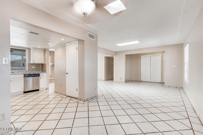 Building Photo - 5016 Cockrell Ln