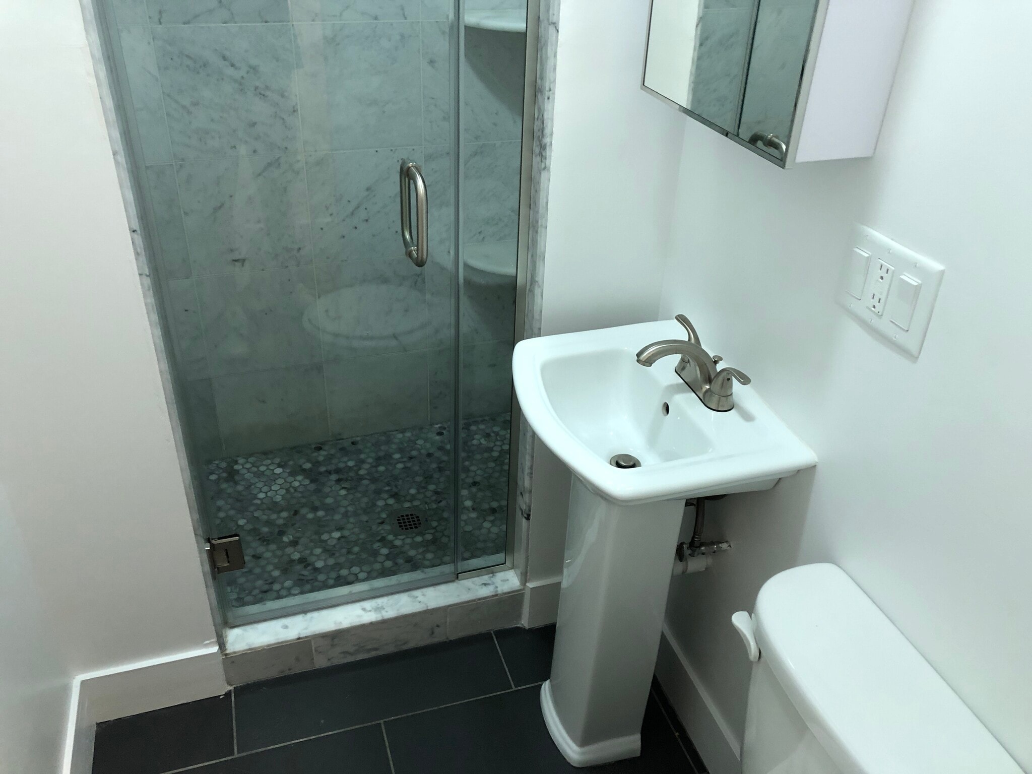 Building Photo - 15 Phillips St