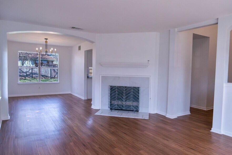 Building Photo - 2309 Loquat Ln