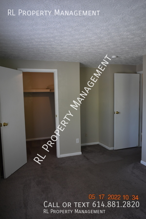 Building Photo - Cozy 2 Bedroom 1 Bathroom 2nd Floor Condo ...