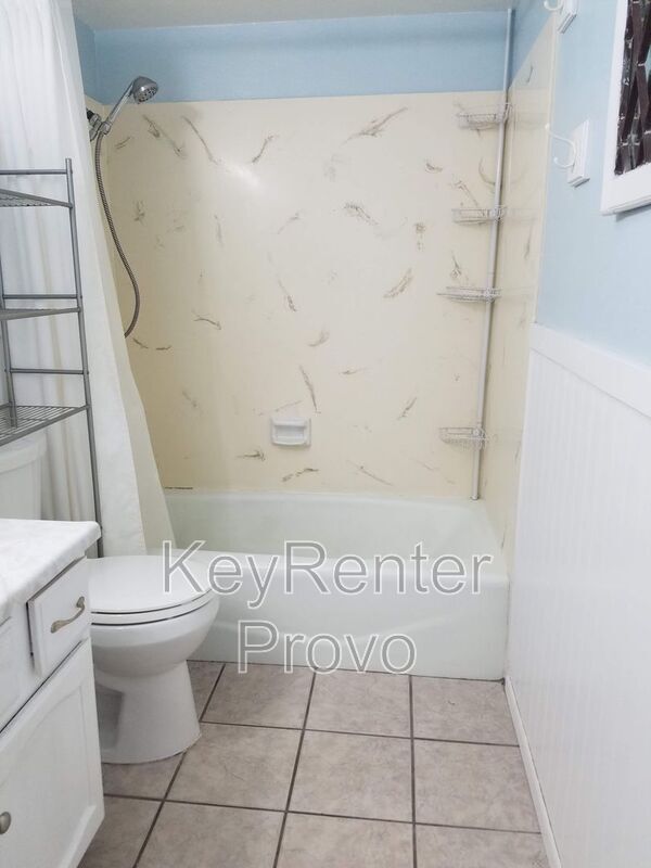 Building Photo - 1686 Hickory Ln