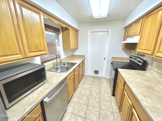 Building Photo - 401 Sea Horse Ave