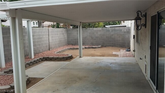 Building Photo - 1125 Coral Rainbow Ave