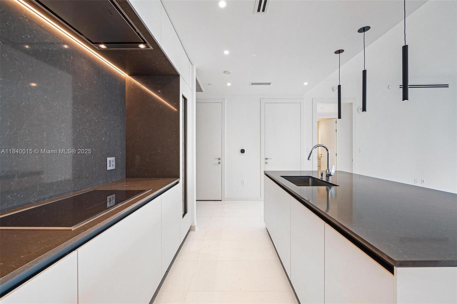 Building Photo - 300 Biscayne Boulevard Way