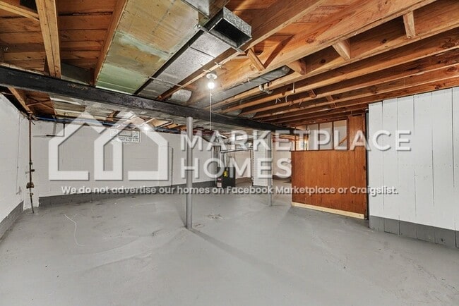 Building Photo - 19745 Blackstone St