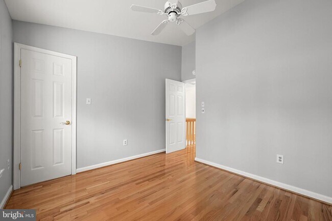 Building Photo - 25 Tivoli Lake Ct