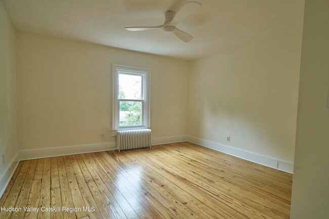 Building Photo - 35 Mill Hill Rd