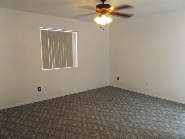 Building Photo - 3 Bedroom - 2 Bath Pool Home