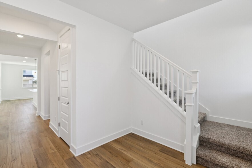 Building Photo - 1104 Yaupon Holly Dr