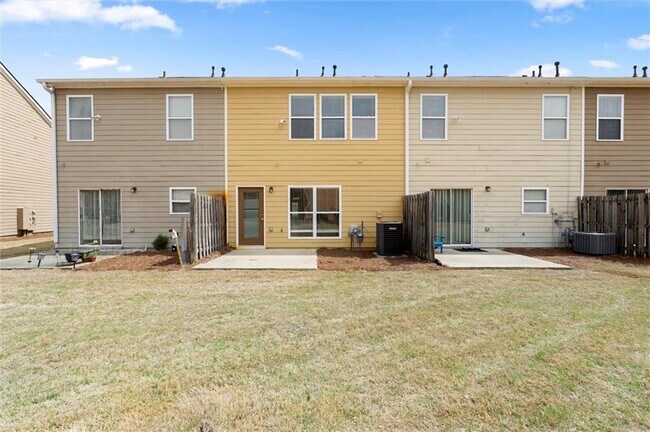 Building Photo - 1947 Lakeshore Overlook Cir NW