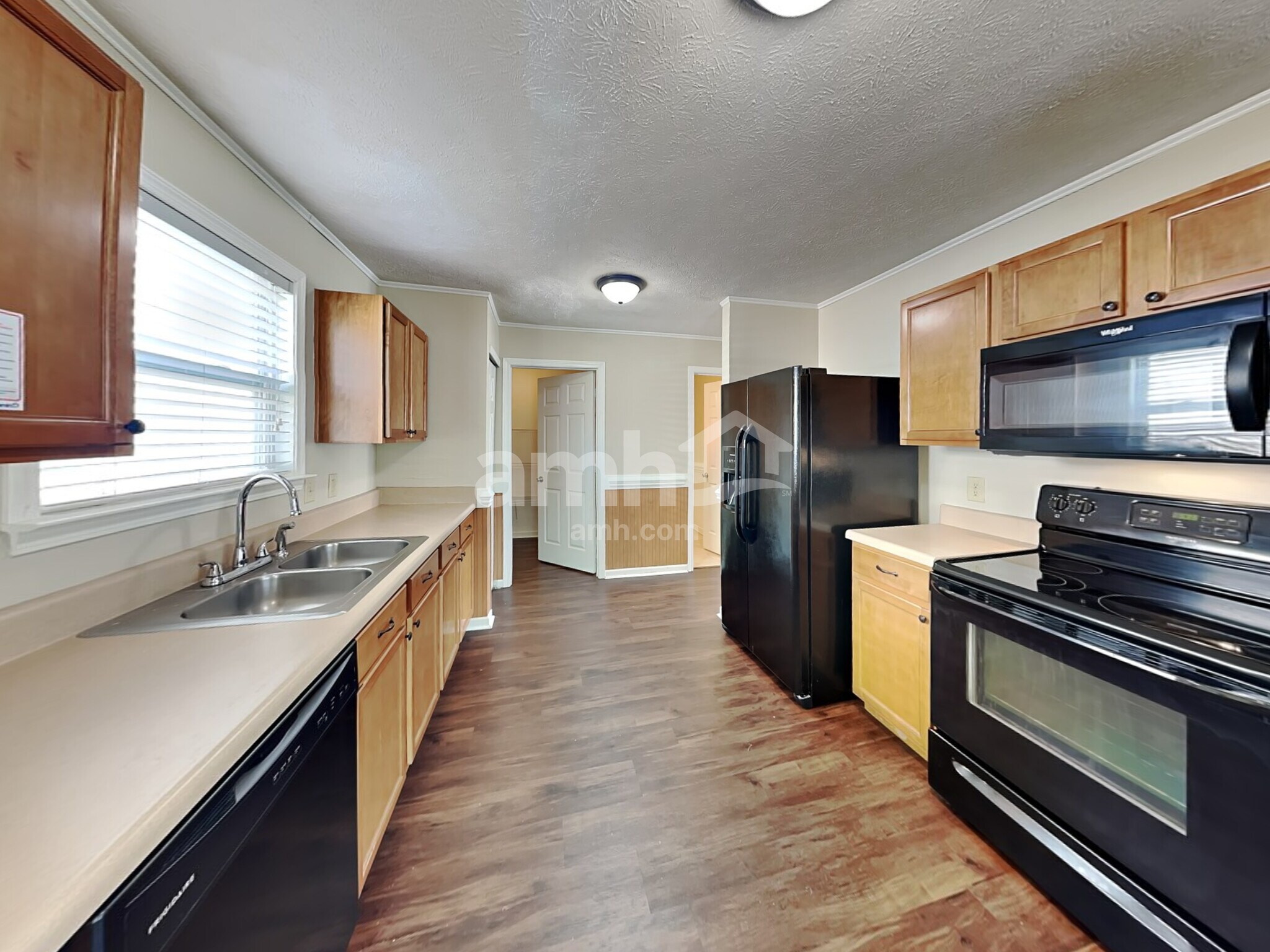 Building Photo - 926 Littleton Dr