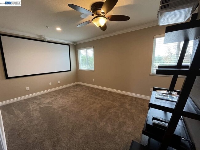 Building Photo - 1393 Arrowhead Ave