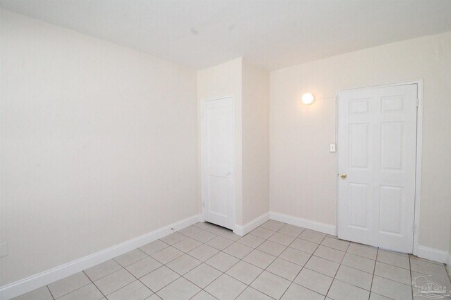 Building Photo - 13261 Lillian Hwy