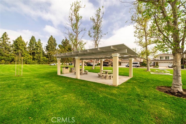 Building Photo - 16 Tanglewood
