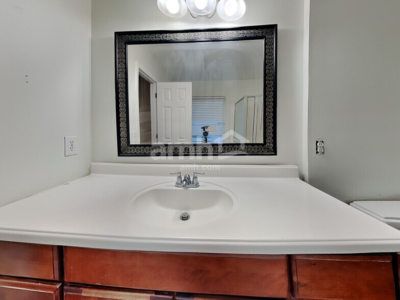 Building Photo - 207 Riesling Way