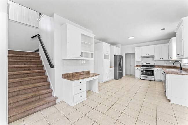 Building Photo - 4267 Azalea Walk