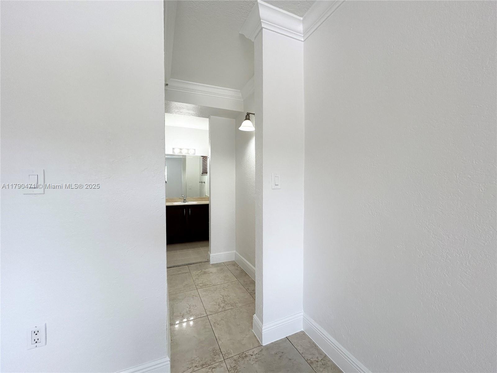 Building Photo - 445 SW 11th St
