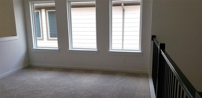 Building Photo - 10611 Hidden Rock Dr