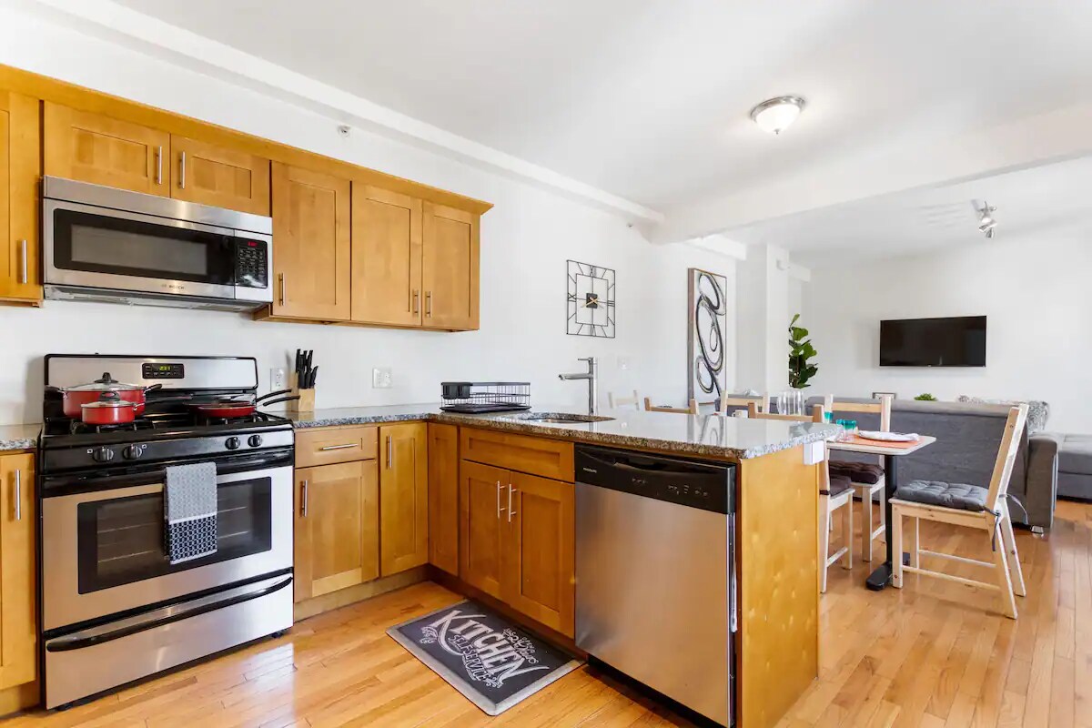 Kitchen - 17 Autumn St