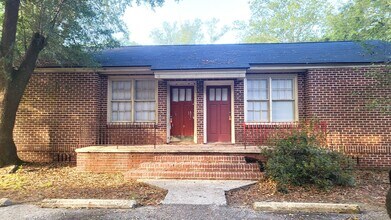Building Photo - Two Bedroom Apt For Rent in Sumter SC! Two Weeks FREE!