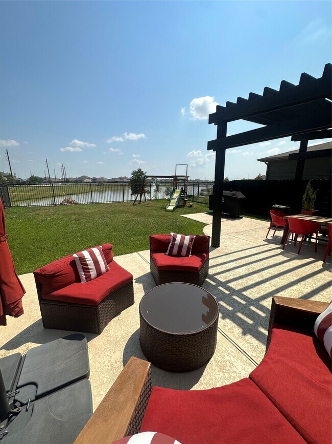 Building Photo - 5730 Pampus Prairie Rd