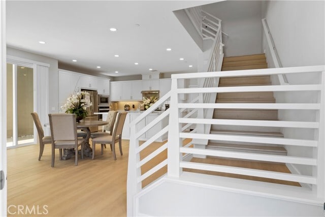 Building Photo - 136 Modjeska