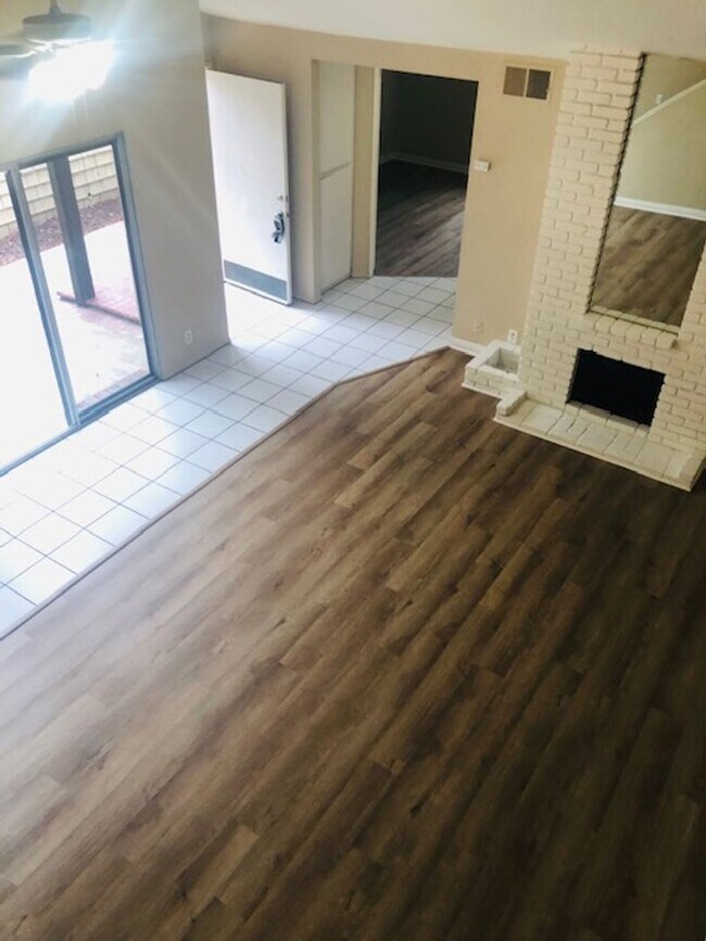 Building Photo - Move in Special! 3 Bed/2 Bath Single Famil...