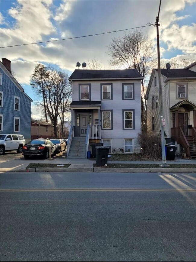 Primary Photo - 29 Hooker Ave