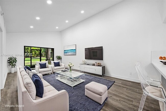 Building Photo - 453 Lakeview Dr