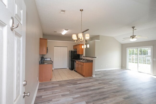 Building Photo - 564 Rose Cottage Cir