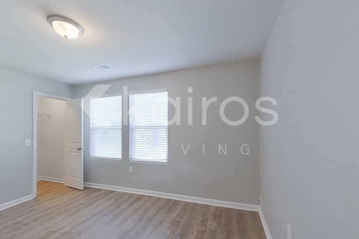 Building Photo - 318 Sunrise Cir