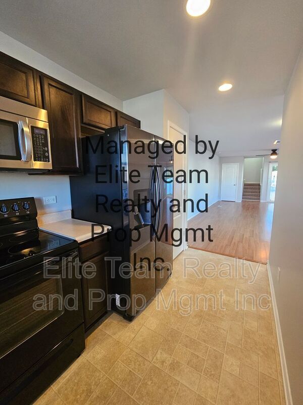 Building Photo - 453 Hunters Dance Road