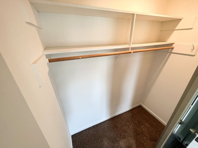 Building Photo - Beautiful 3-story 2 bedroom, 2 1/2 bathroom townhome in Winston Salem