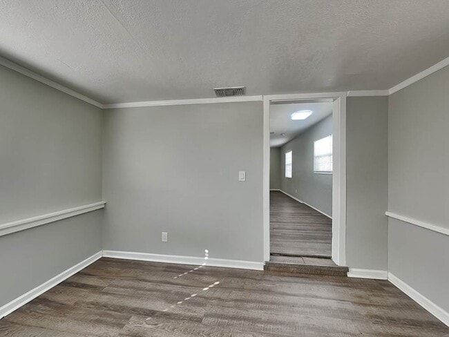 Building Photo - 2320 Auburn St S