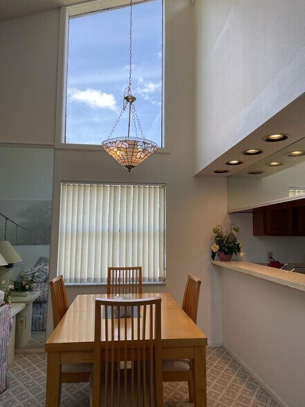 Building Photo - 202 Woodlake Wynde