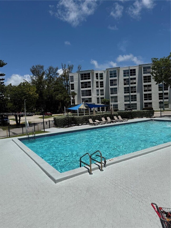 Building Photo - 17570 Atlantic Blvd