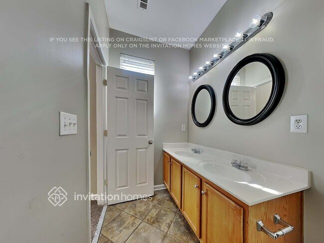 Building Photo - 3917 Cutler Donahoe Way