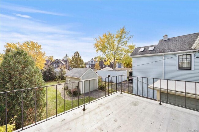 Building Photo - 179 Admiral Rd