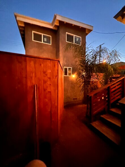 Building Photo - 3518 Hunter St