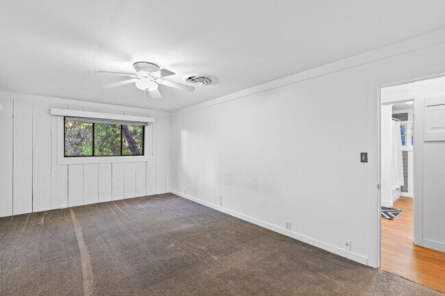 Building Photo - 1640 Highland Ave