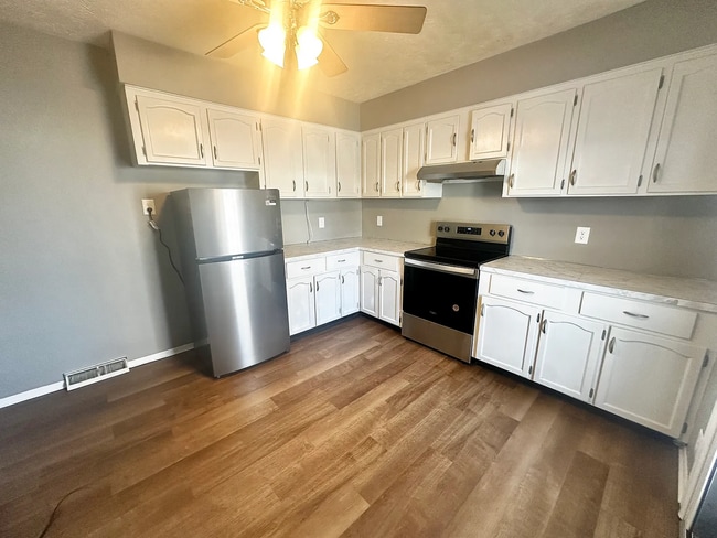 Building Photo - 6110 Pratt St