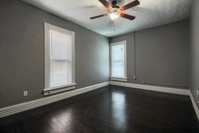 Building Photo - Wilber Ave 226-228 MLR